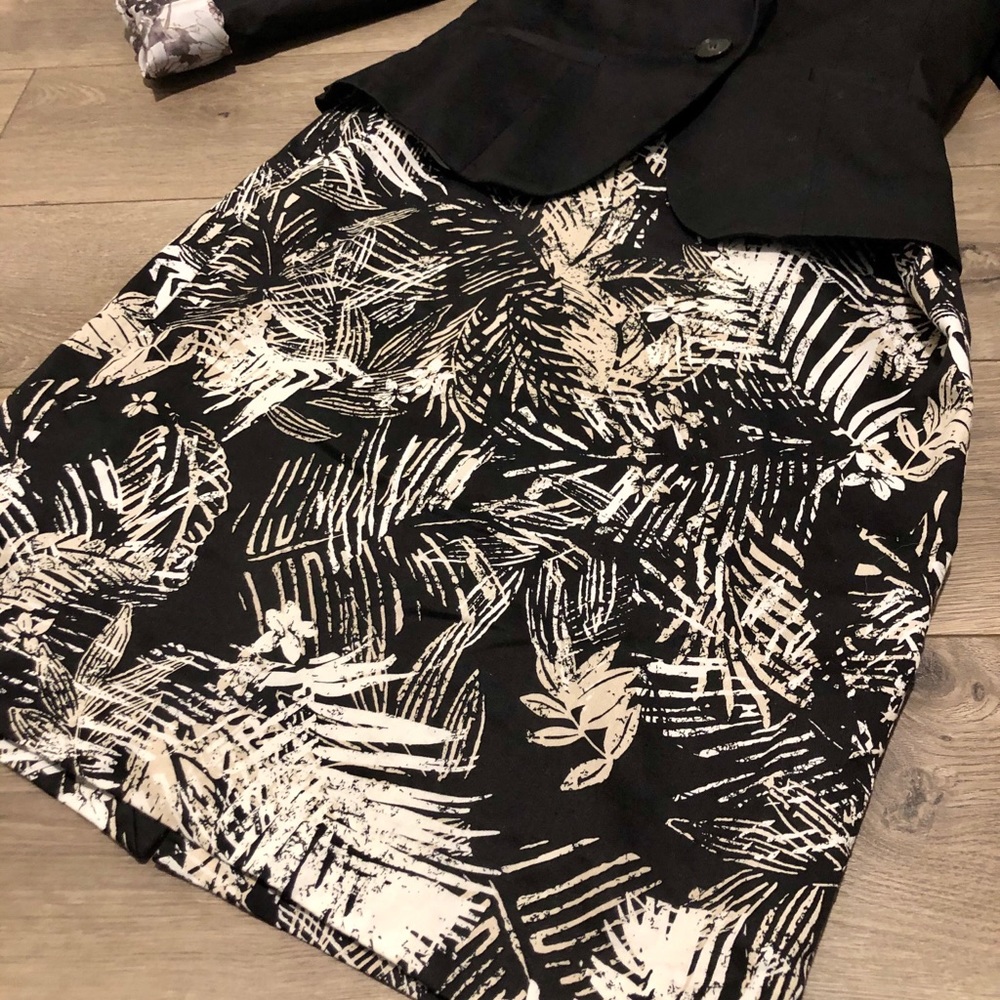 Van Heusen Palm Pattern Pencil Skirt